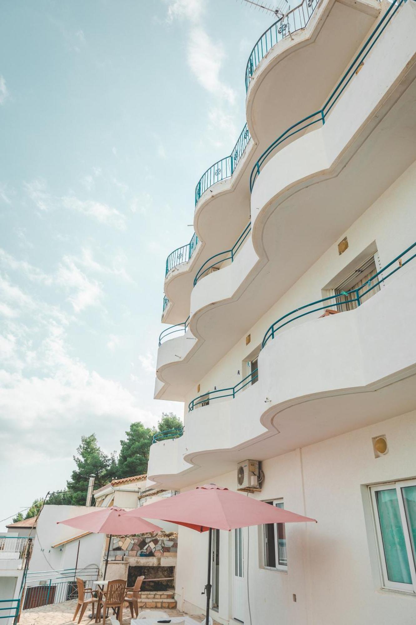 Rooms By The Sea Himare Exterior photo