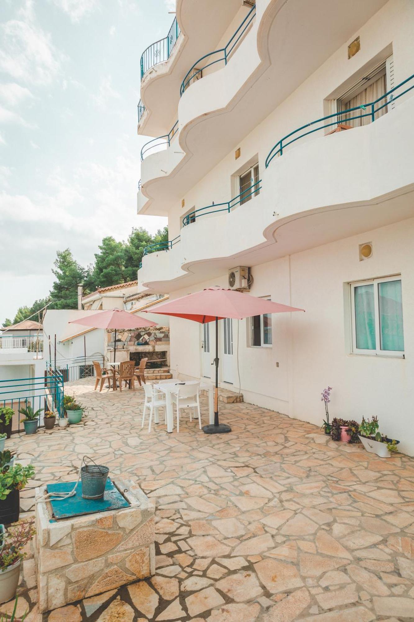 Rooms By The Sea Himare Exterior photo