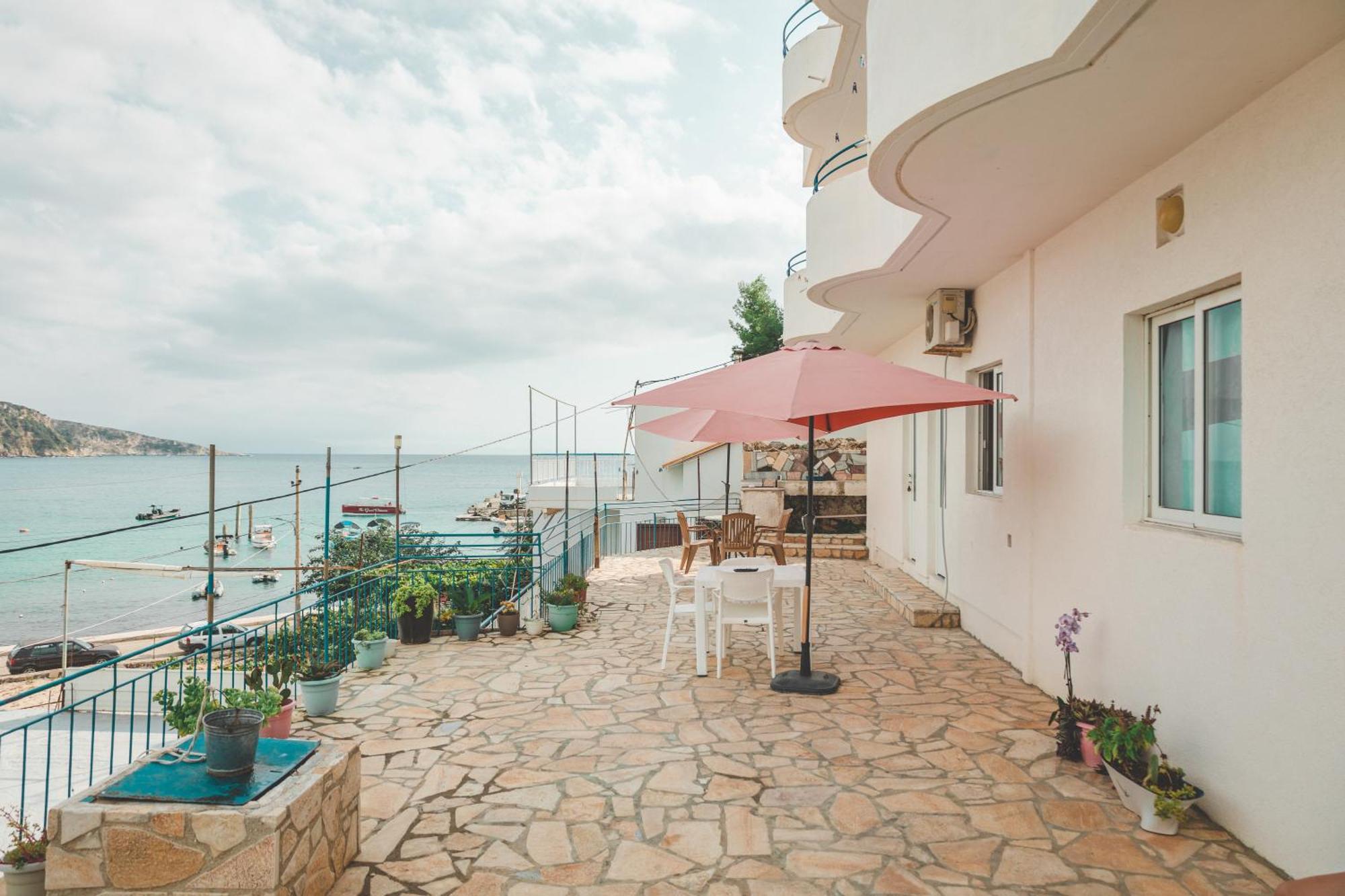 Rooms By The Sea Himare Exterior photo