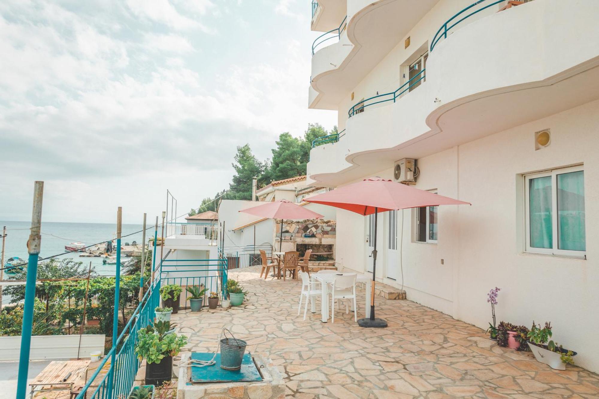 Rooms By The Sea Himare Exterior photo